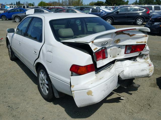 4T1BF28K21U969832 - 2001 TOYOTA CAMRY LE WHITE photo 3