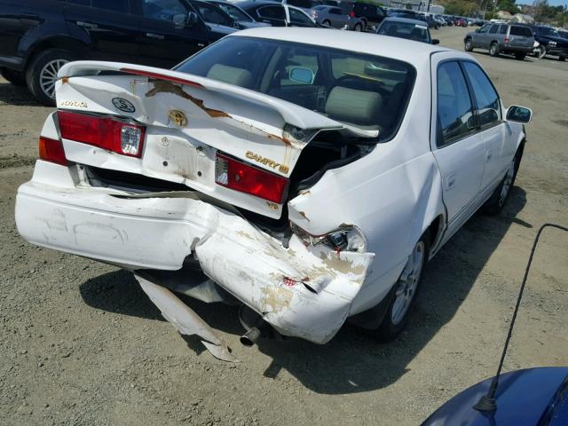 4T1BF28K21U969832 - 2001 TOYOTA CAMRY LE WHITE photo 4