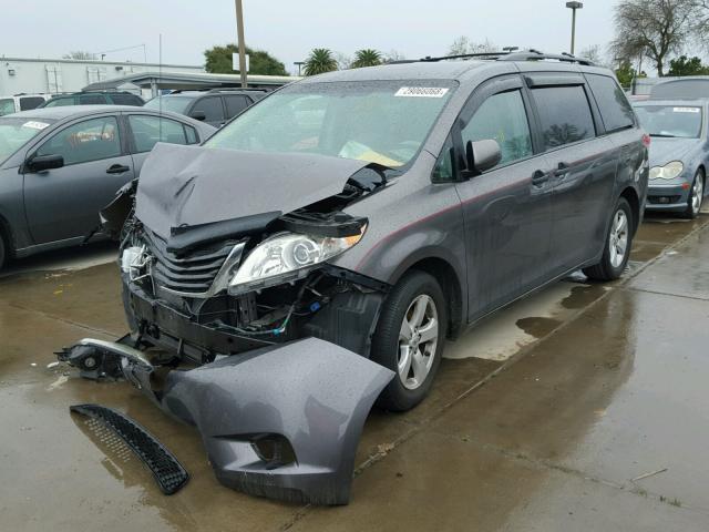 5TDKK3DC5BS133281 - 2011 TOYOTA SIENNA LE GRAY photo 2