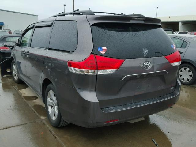 5TDKK3DC5BS133281 - 2011 TOYOTA SIENNA LE GRAY photo 3