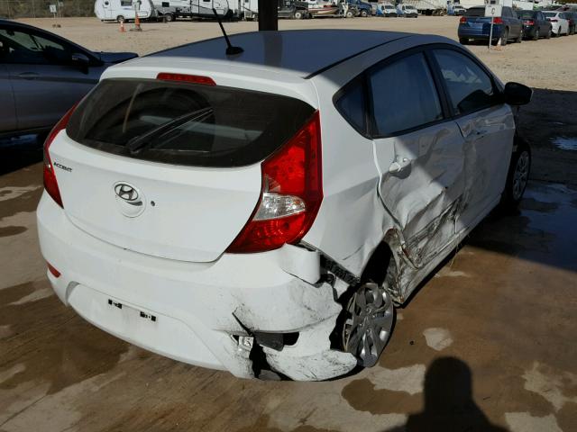 KMHCT5AEXHU312788 - 2017 HYUNDAI ACCENT SE WHITE photo 4