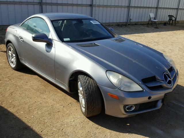 WDBWK54F09F190889 - 2009 MERCEDES-BENZ SLK 300 GRAY photo 1