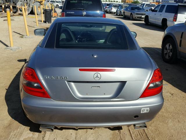 WDBWK54F09F190889 - 2009 MERCEDES-BENZ SLK 300 GRAY photo 6