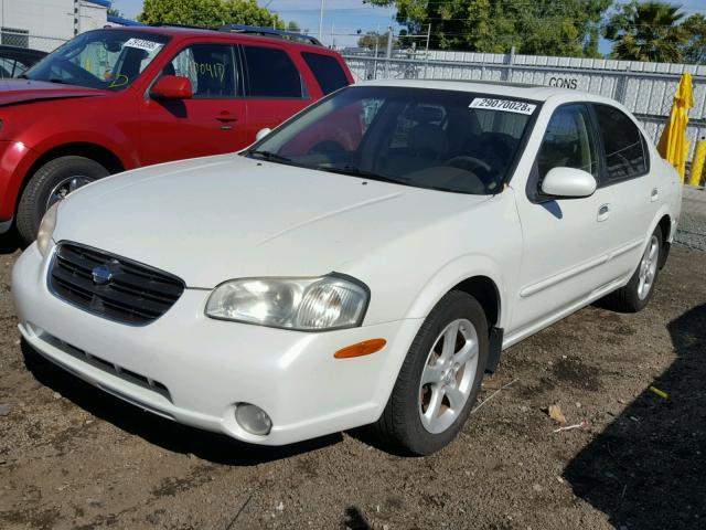 JN1CA31D41T825619 - 2001 NISSAN MAXIMA GXE WHITE photo 2