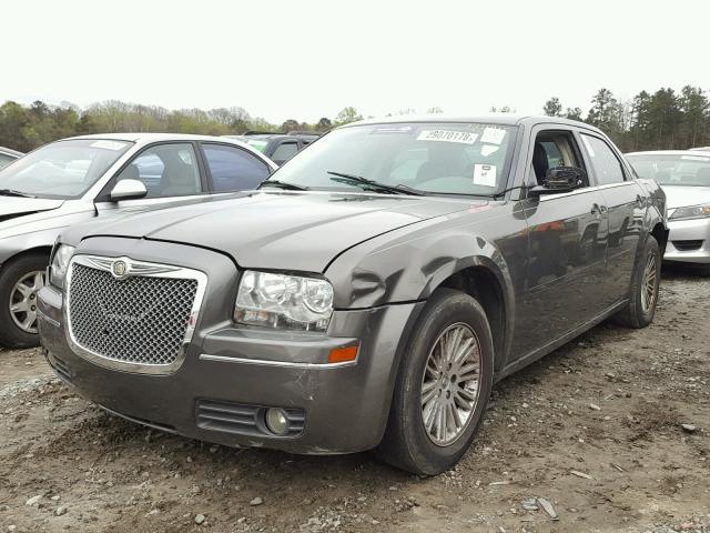 2C3CA5CV3AH160874 - 2010 CHRYSLER 300 TOURIN GRAY photo 2