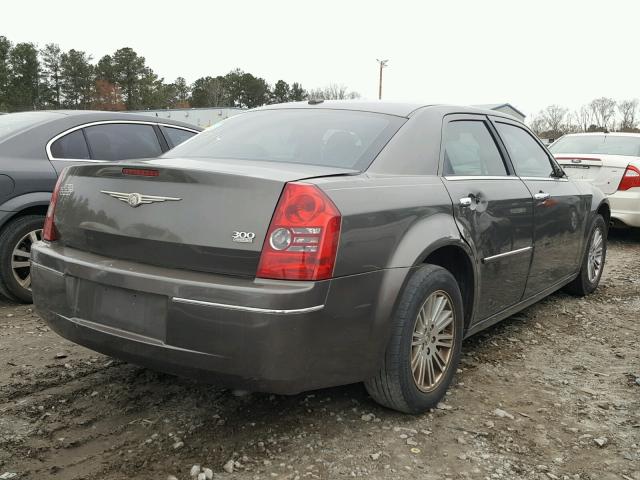 2C3CA5CV3AH160874 - 2010 CHRYSLER 300 TOURIN GRAY photo 4