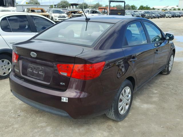 KNAFU4A23B5378807 - 2011 KIA FORTE EX MAROON photo 4