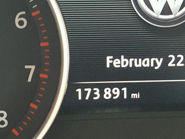 WVGEF9BP4DD012231 - 2013 VOLKSWAGEN TOUAREG V6 GRAY photo 8