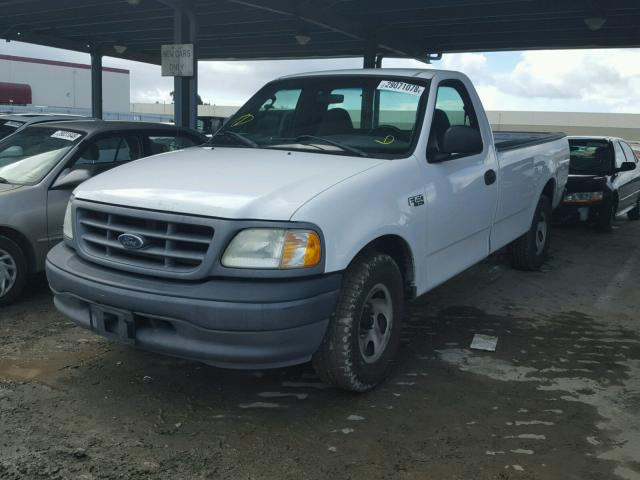 1FTRF17202NB04612 - 2002 FORD F150 WHITE photo 2