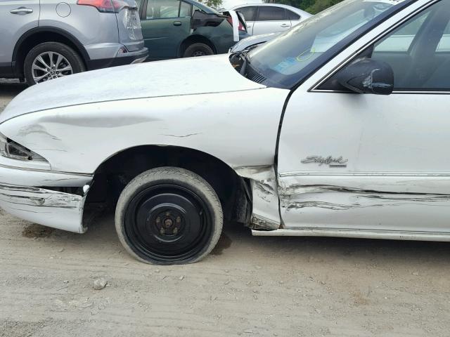 1G4NJ52T8TC400779 - 1996 BUICK SKYLARK GR WHITE photo 9