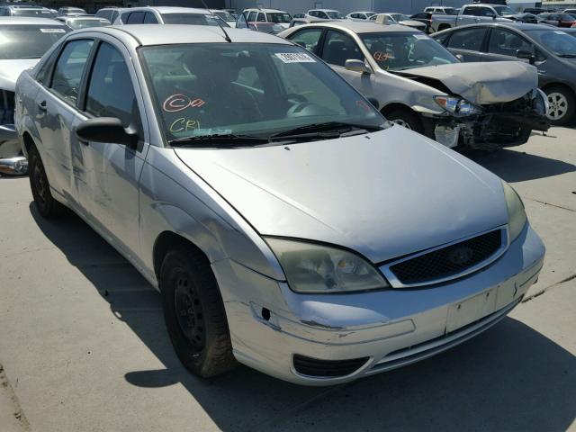 1FAHP34N47W184071 - 2007 FORD FOCUS ZX4 SILVER photo 1