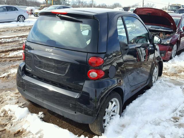 WMEEJ31X09K215039 - 2009 SMART FORTWO PUR BLACK photo 4