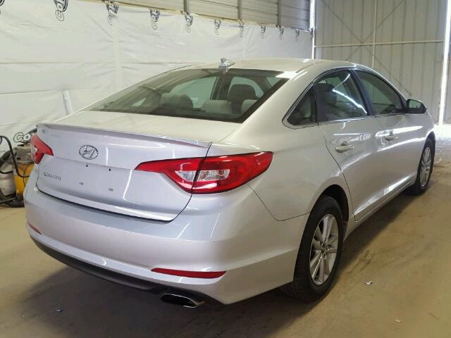 5NPE24AF5HH493411 - 2017 HYUNDAI SONATA SE SILVER photo 4