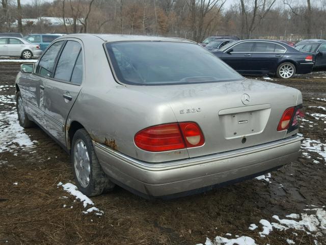 WDBJF65H5XA793416 - 1999 MERCEDES-BENZ E 320 TAN photo 3