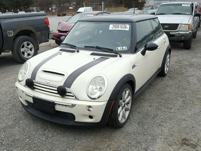 WMWRE33444TD87813 - 2004 MINI COOPER S CREAM photo 2