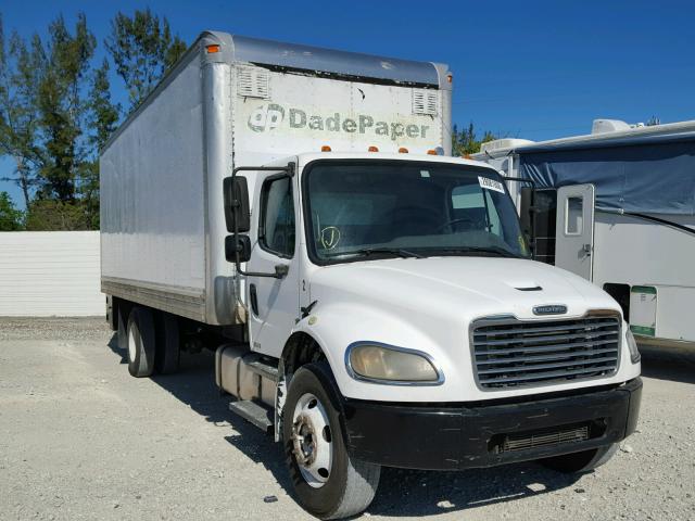 1FVACWCS94HM30925 - 2004 FREIGHTLINER M2 106 MED WHITE photo 1