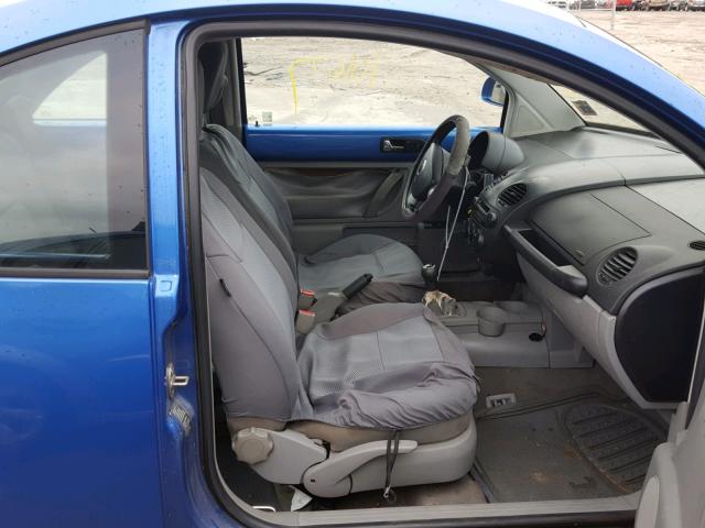 3VWCC21CXYM438054 - 2000 VOLKSWAGEN NEW BEETLE 蓝色 照片 5