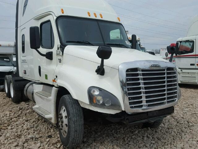 1FUJGLD54FLFZ7597 - 2015 FREIGHTLINER CASCADIA 1 WHITE photo 9