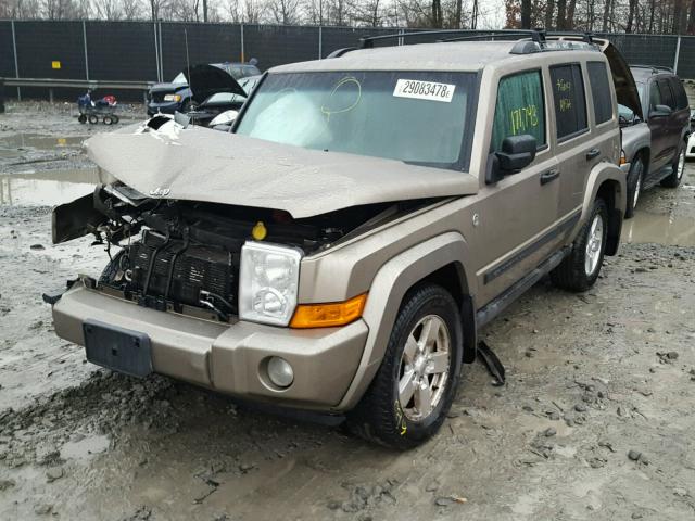 1J8HG48N96C275064 - 2006 JEEP COMMANDER BEIGE photo 2