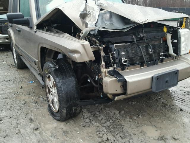 1J8HG48N96C275064 - 2006 JEEP COMMANDER BEIGE photo 9