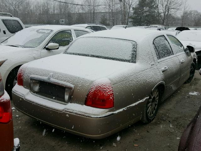 1LNHM82W73Y705130 - 2003 LINCOLN TOWN CAR S BEIGE photo 4