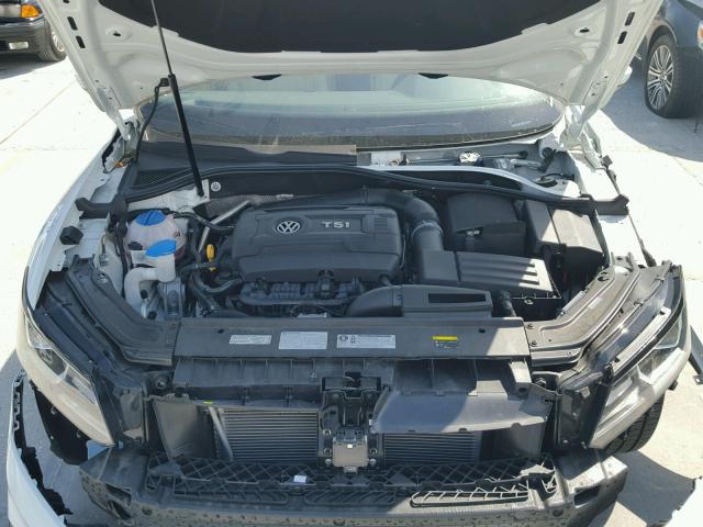 1VWDT7A31HC048611 - 2017 VOLKSWAGEN PASSAT R-L 白色 照片 7