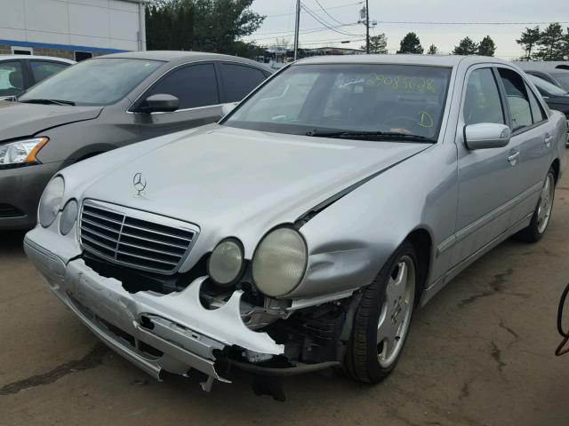 WDBJF82J21X048131 - 2001 MERCEDES-BENZ E 320 4MAT SILVER photo 2