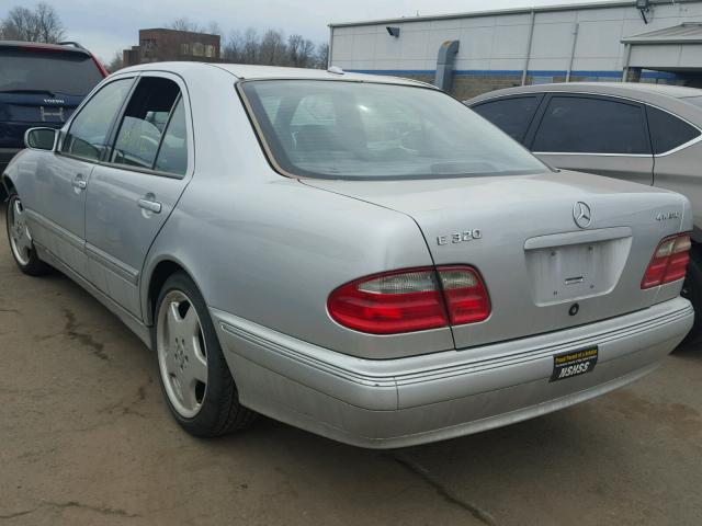 WDBJF82J21X048131 - 2001 MERCEDES-BENZ E 320 4MAT SILVER photo 3