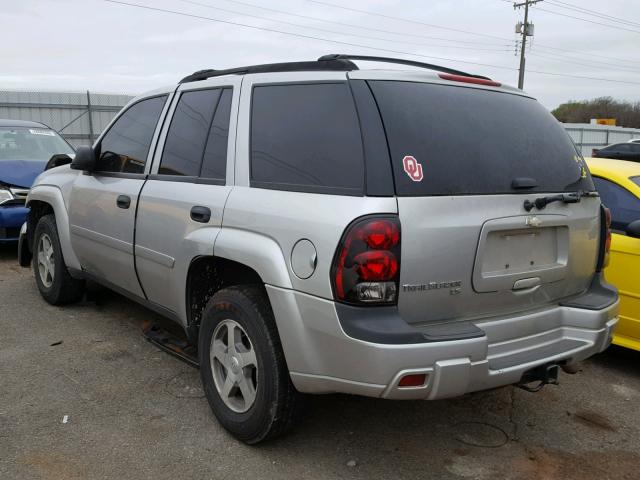 1GNDT13S562231752 - 2006 CHEVROLET TRAILBLAZE SILVER photo 3