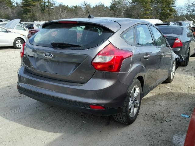 1FAHP3K29CL460071 - 2012 FORD FOCUS SE GRAY photo 4