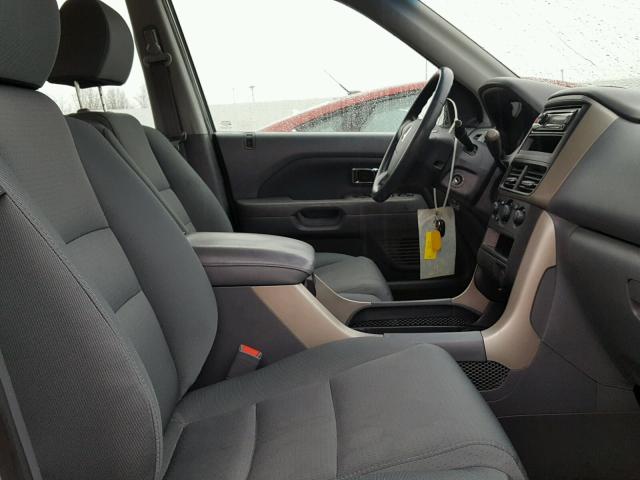 5FNYF18116B003794 - 2006 HONDA PILOT LX SILVER photo 5