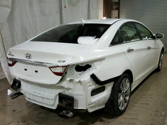 5NPEC4AB2BH316963 - 2011 HYUNDAI SONATA SE WHITE photo 4