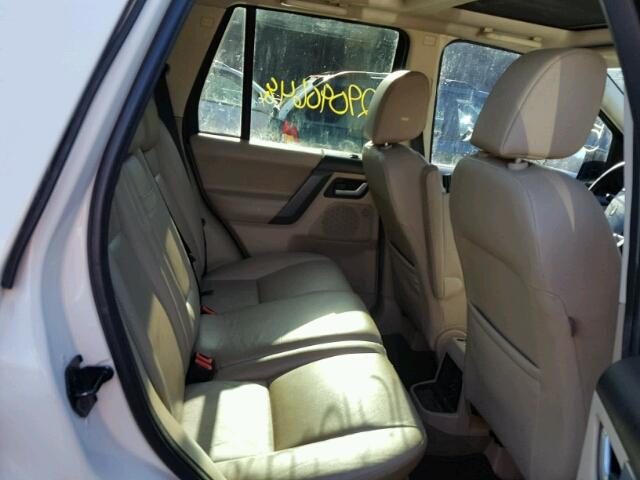 SALFT24N69H148003 - 2009 LAND ROVER LR2 HSE TE WHITE photo 6