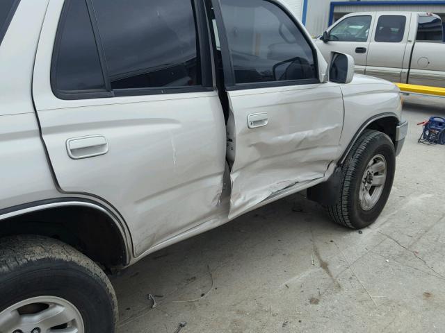 JT3GN86R0X0116933 - 1999 TOYOTA 4RUNNER SR SILVER photo 9