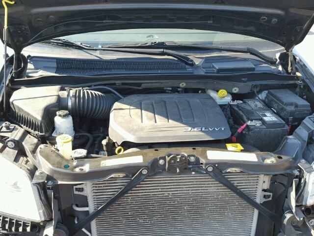 2C4RC1CG8CR119485 - 2012 CHRYSLER TOWN & COU BLACK photo 7