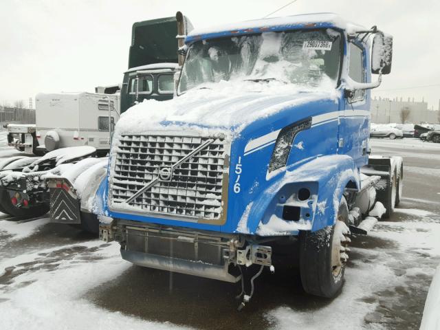 4V4NC9EF38N498714 - 2008 VOLVO VN VNL BLUE photo 2