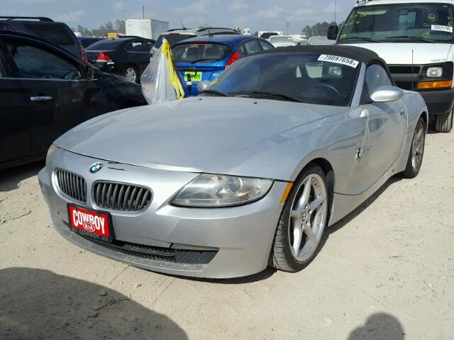 4USBU53536LX00808 - 2006 BMW Z4 3.0SI SILVER photo 2