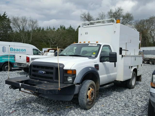 1FDAF56R09EA62936 - 2009 FORD F550 SUPER WHITE photo 2