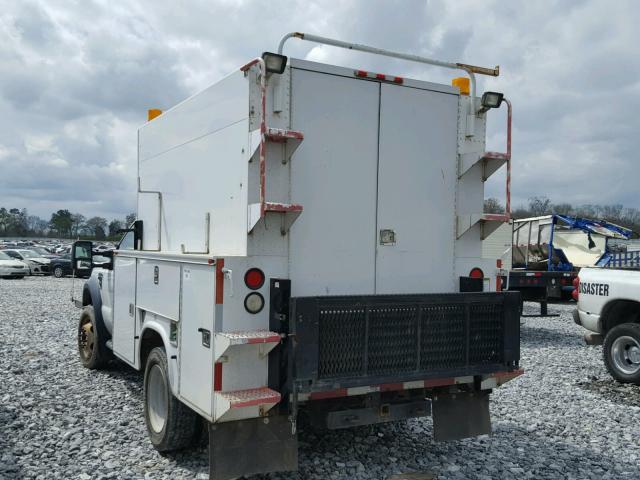 1FDAF56R09EA62936 - 2009 FORD F550 SUPER WHITE photo 3