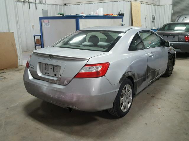 2HGFG12606H582541 - 2006 HONDA CIVIC LX SILVER photo 4