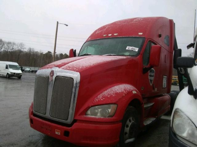 1XKFD48X8BJ279710 - 2011 KENWORTH CONSTRUCTI RED photo 2