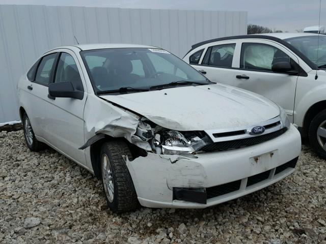 1FAHP35N19W248729 - 2009 FORD FOCUS SE WHITE photo 1