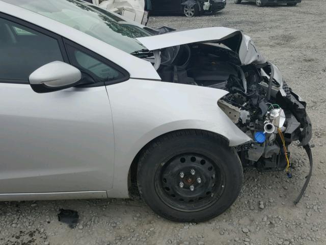 KNAFK4A69G5597366 - 2016 KIA FORTE LX SILVER photo 9