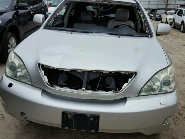 JTJHA31U640048334 - 2004 LEXUS RX 330 SILVER photo 9