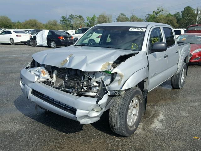 3TMJU62N06M026284 - 2006 TOYOTA TACOMA DOU SILVER photo 2