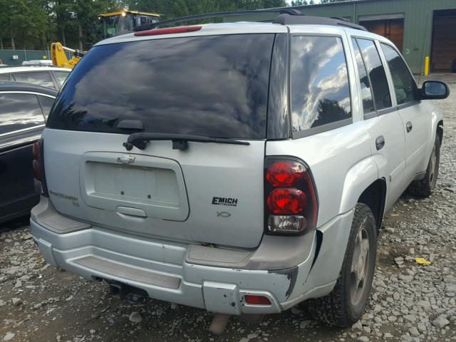 1GNDT13S172243964 - 2007 CHEVROLET TRAILBLAZE SILVER photo 4