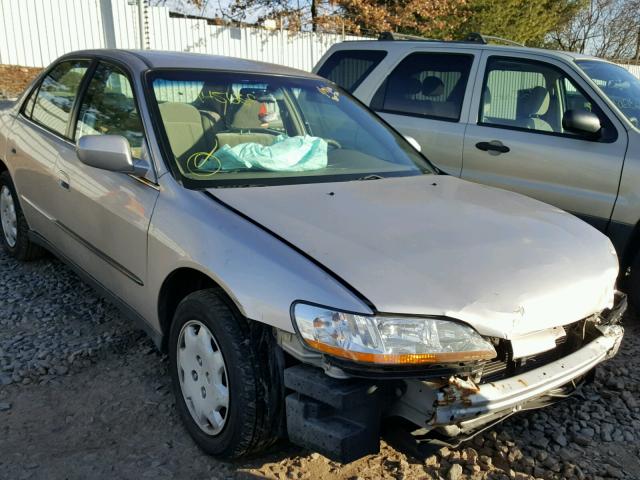 1HGCG6650XA051289 - 1999 HONDA ACCORD LX BEIGE photo 1