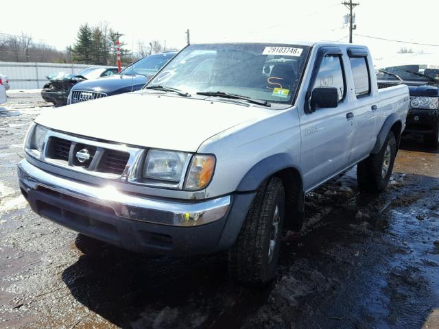 1N6ED27Y8YC349304 - 2000 NISSAN FRONTIER C SILVER photo 2