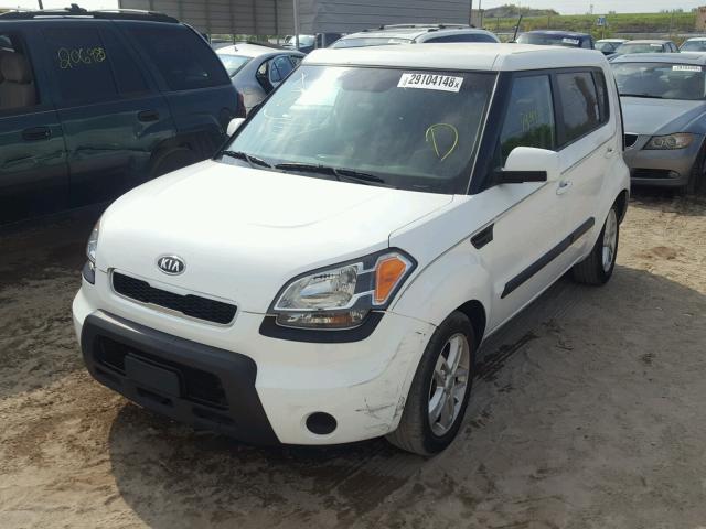 KNDJT2A25B7331805 - 2011 KIA SOUL + WHITE photo 2