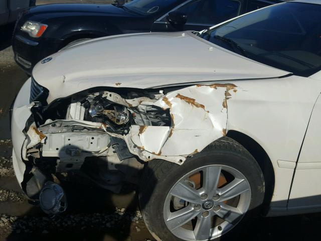 JTHBA30G655082944 - 2005 LEXUS ES 330 WHITE photo 9